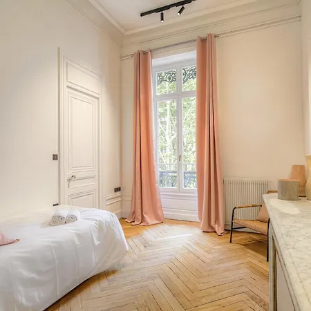 Apartment D'exception 6e